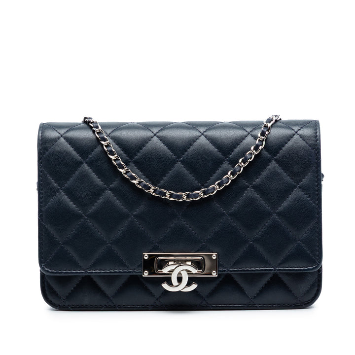 Chanel Matelassé Cuir d’agneau Golden Class Wallet on Chain