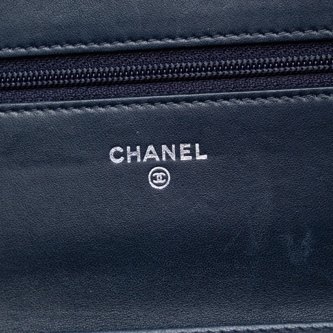 Chanel Matelassé Cuir d’agneau Golden Class Wallet on Chain