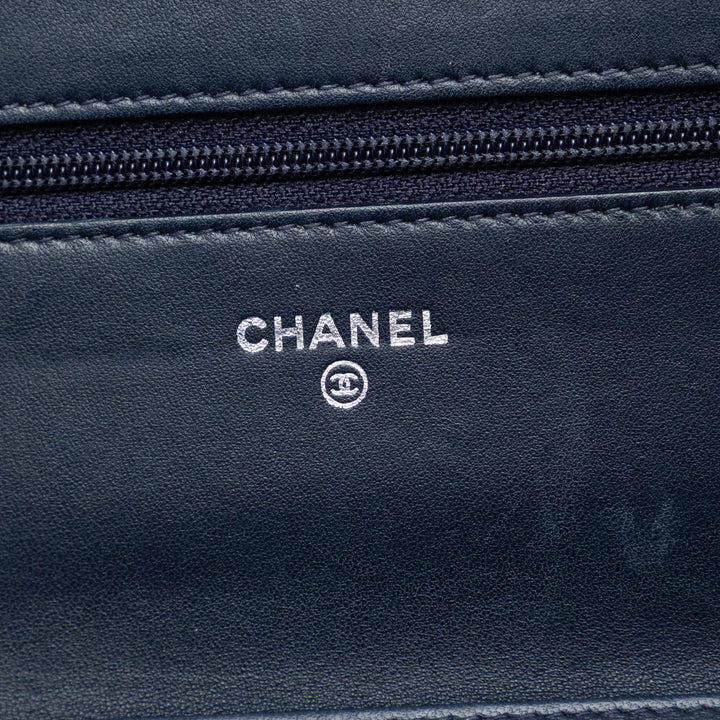 Chanel Matelassé Cuir d’agneau Golden Class Wallet on Chain