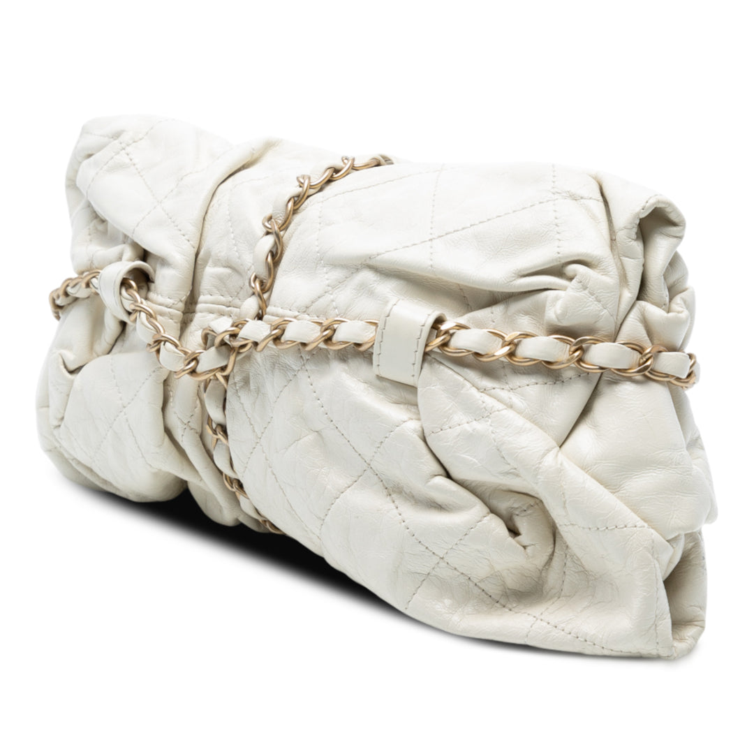 Chanel Quilted Cuir de veau Midnight Swim Baluchon Bag Blanc – GABY PARIS Authentique