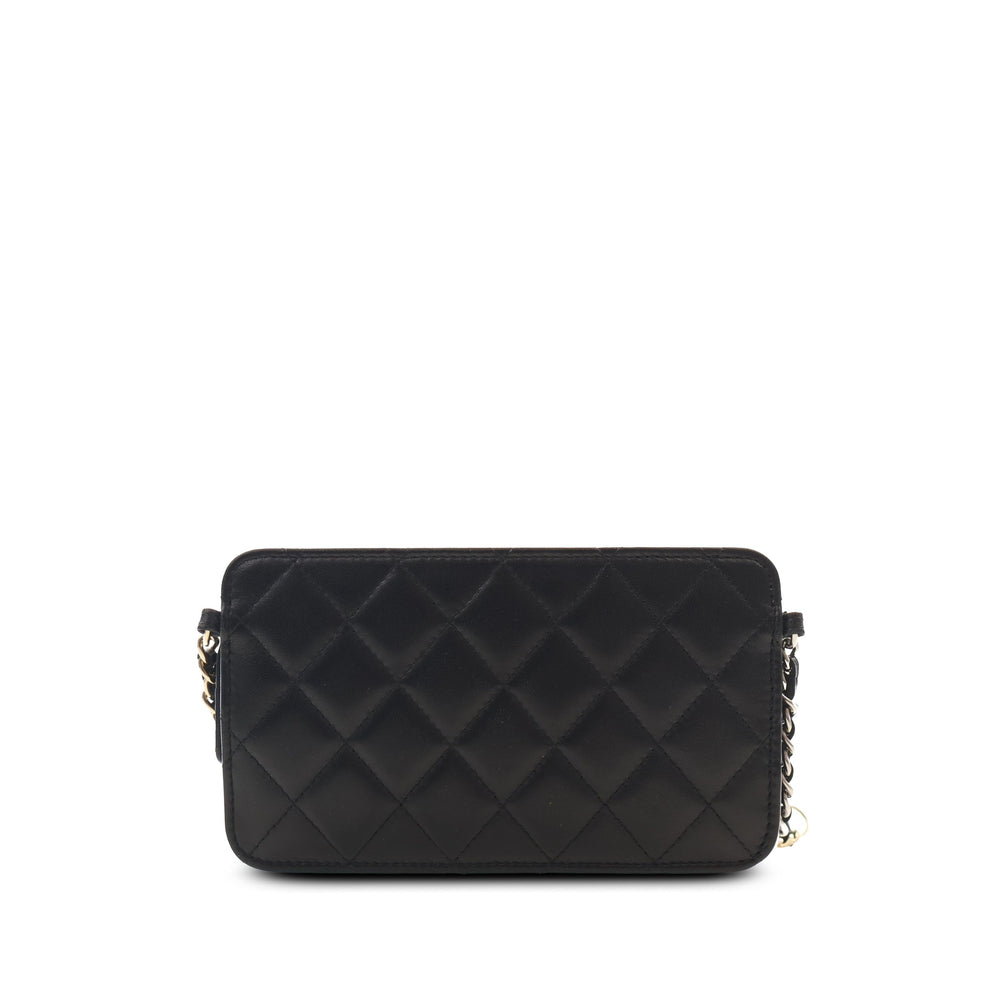 Chanel Pochette Matelassé Poche avant avec chaîne Cuir d'agneau Noir – vue 2 – GABY PARIS