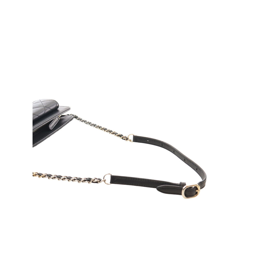 Chanel Pochette Matelassé Poche avant avec chaîne Cuir d'agneau Noir – vue 7 – GABY PARIS