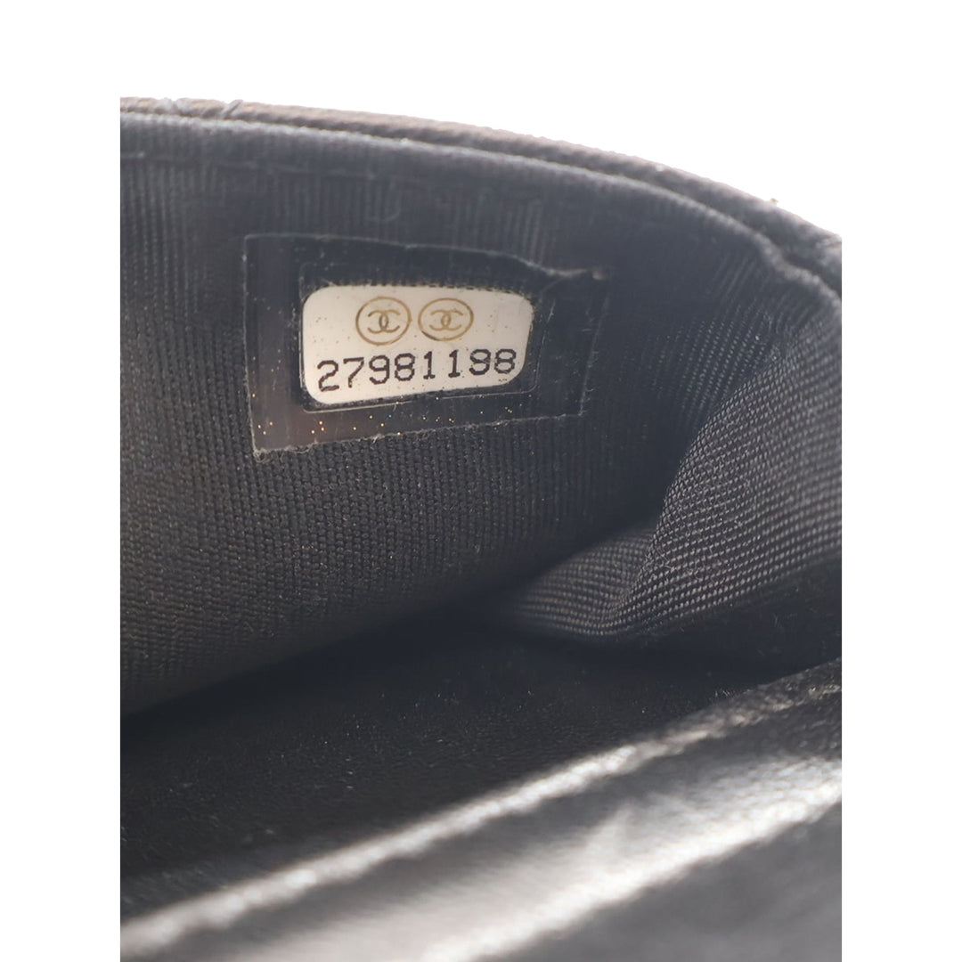 Chanel Pochette Matelassé Poche avant avec chaîne Cuir d'agneau Noir – vue 9 – GABY PARIS