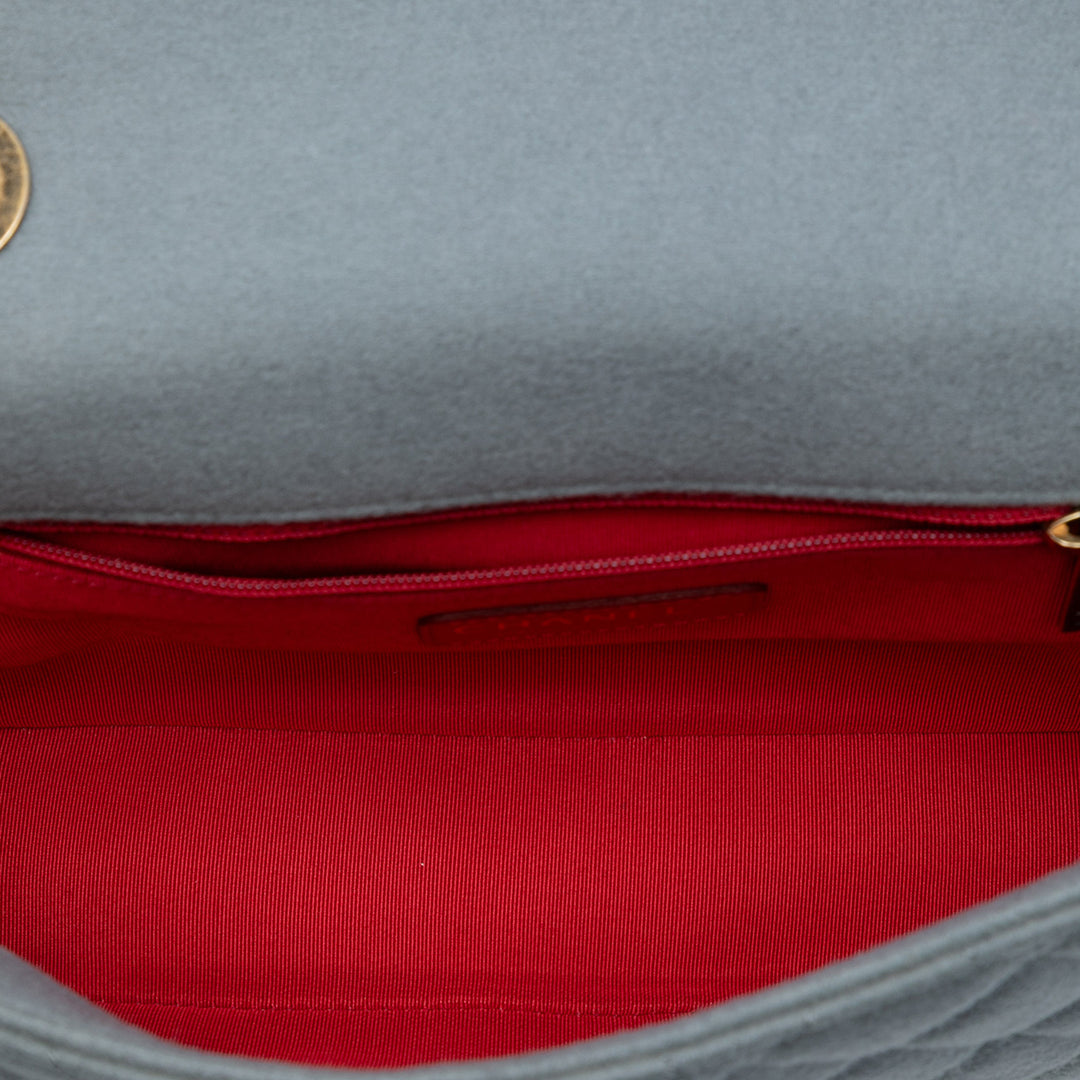 Chanel Paris Salzburg Medium Matelassé Felt CC Œillets à rabat – GABY PARIS Authentique