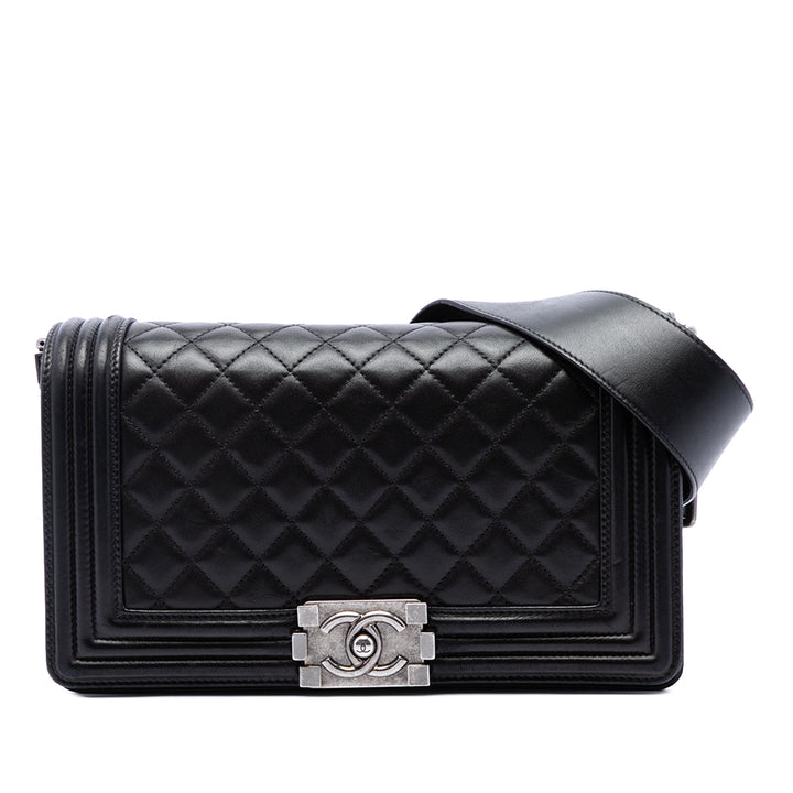 Chanel Matelassé Boy à rabat Moyen Cuir d'agneau Noir