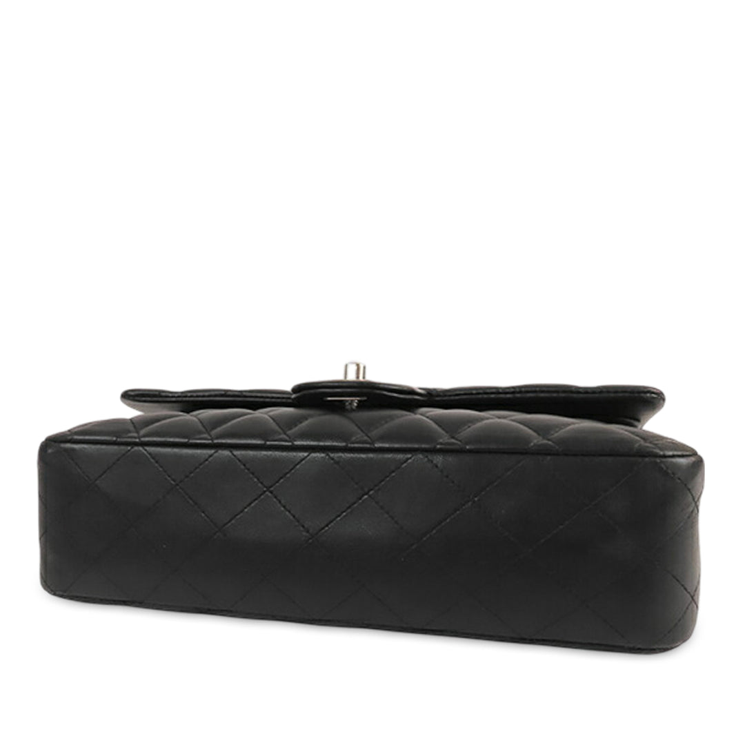Chanel Medium Classic Cuir d’agneau Double rabat – GABY PARIS Authentique