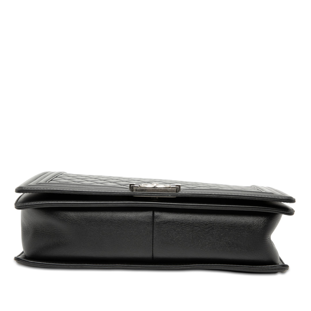 Chanel Large Matelassé Cuir d’agneau Boy à rabat