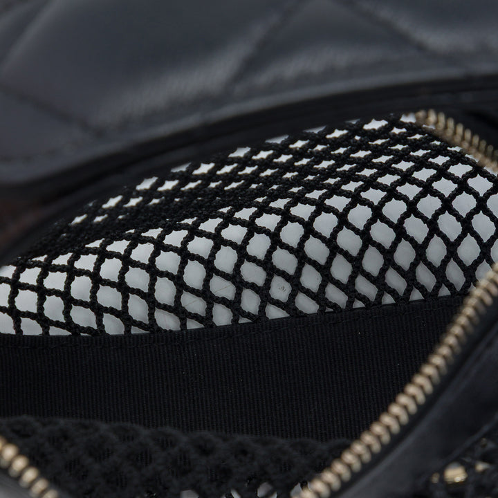 Chanel CC Mesh et Matelassé Hobo Pochette Mini Cuir d'agneau Noir – vue 4 – GABY PARIS