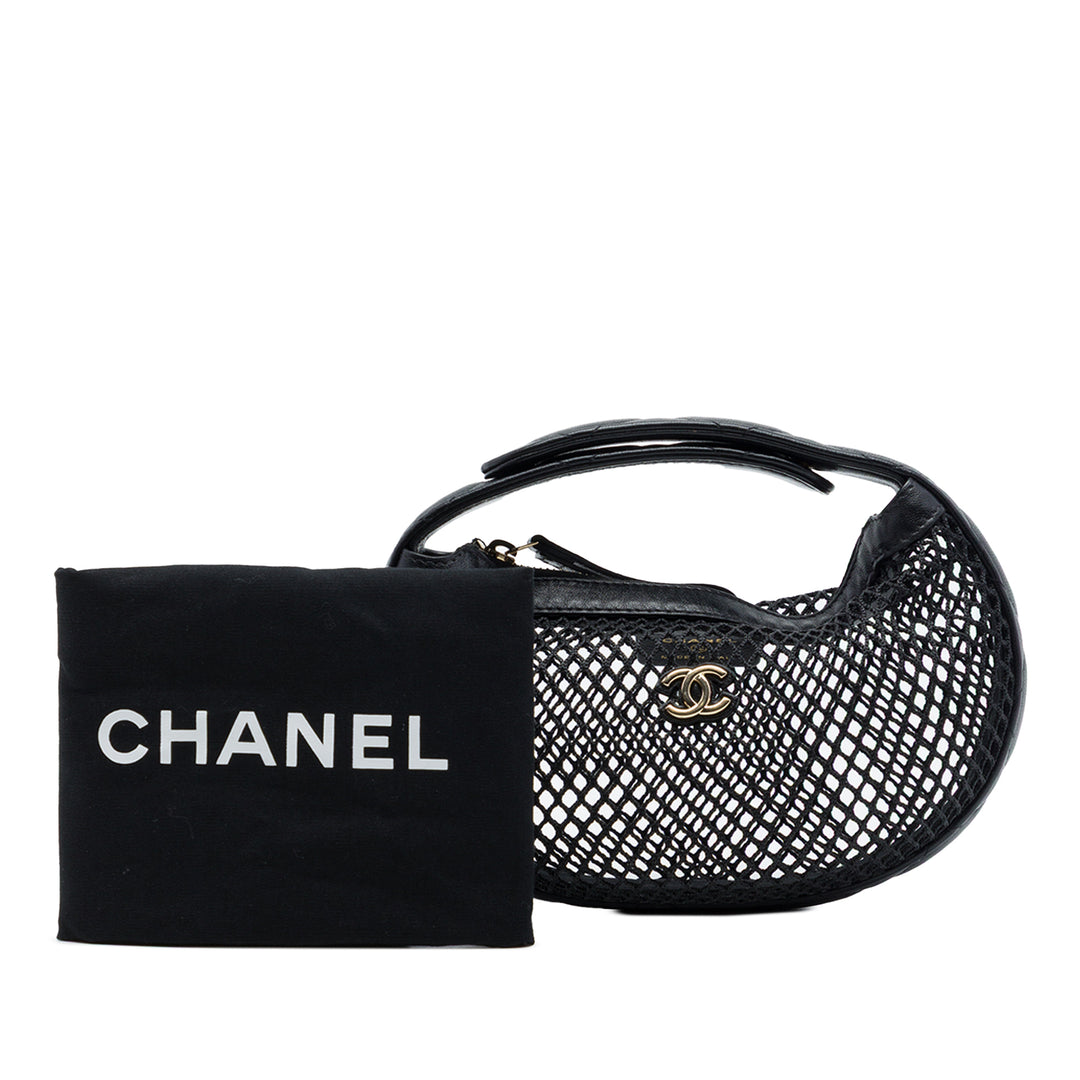 Chanel CC Mesh et Matelassé Hobo Pochette Mini Cuir d'agneau Noir – vue 7 – GABY PARIS