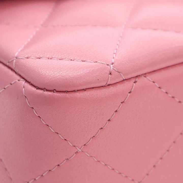 Chanel Mini Rectangular Classic Cuir d'agneau anse supérieure à rabat