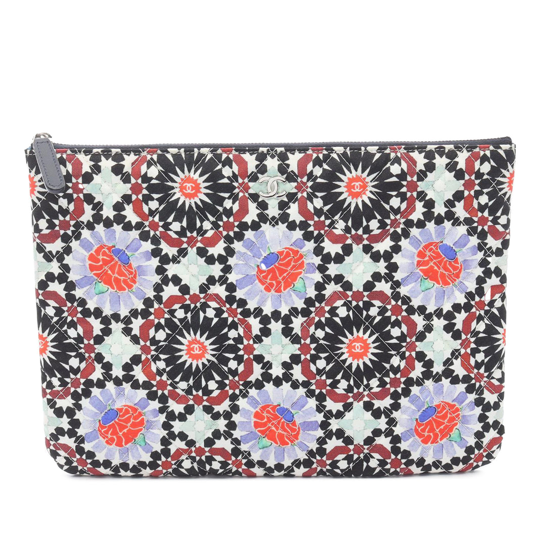 Chanel Paris Dubai Medium Printed Toile Cosmetic Case Blanc – GABY PARIS Authentique
