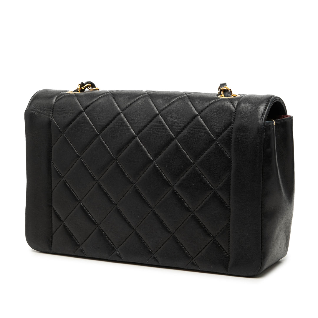 Chanel Medium Cuir d’agneau Diana à rabat