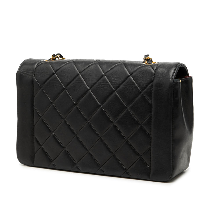 Chanel Medium Cuir d’agneau Diana à rabat
