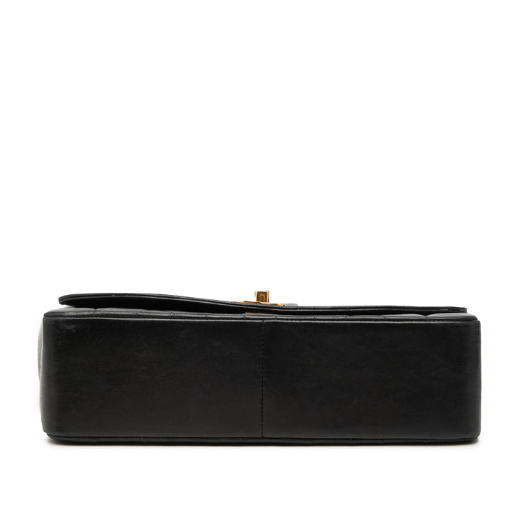 Chanel Medium Cuir d’agneau Diana à rabat