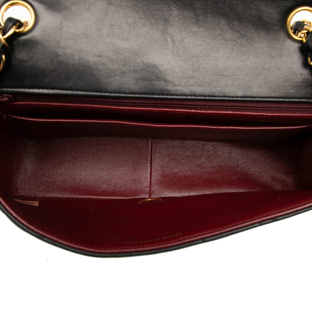 Chanel Medium Cuir d’agneau Diana à rabat