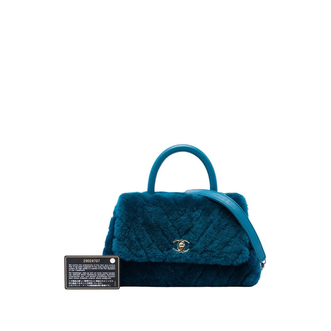 Chanel Sac à main Chevron Shearling Coco à Matière naturelle Mini Bleu – vue 6 – GABY PARIS