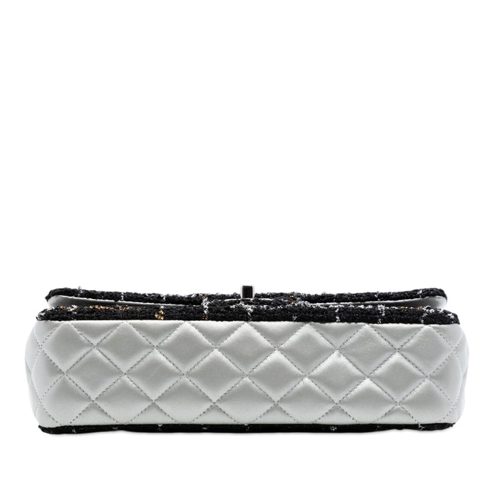 Chanel Classic Matelassé et Métallisé Double rabat Moyen Tweed