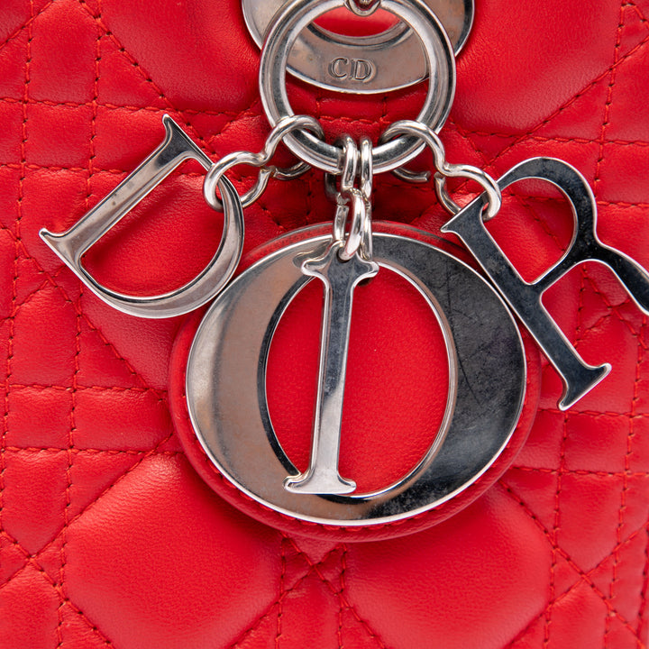 Dior Sac à main Lady Dior Cannage Moyen Cuir d'agneau Rouge – vue 5 – GABY PARIS