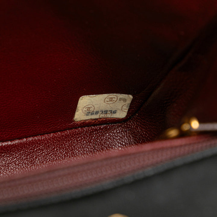 Chanel Small Square Matelassé Cuir d’agneau à rabat