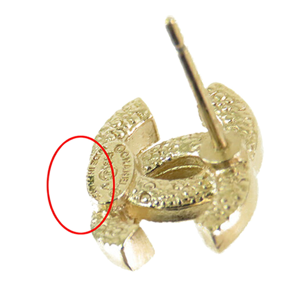 Chanel Doré Plated CC Crystal Push Back Boucle d’oreilles Doré – GABY PARIS Authentique