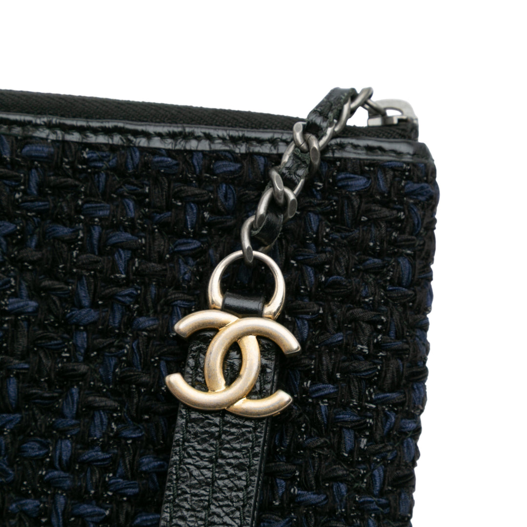 Chanel Medium Tweed et Cuir de veau Gabrielle O Étui Pochette – GABY PARIS Authentique