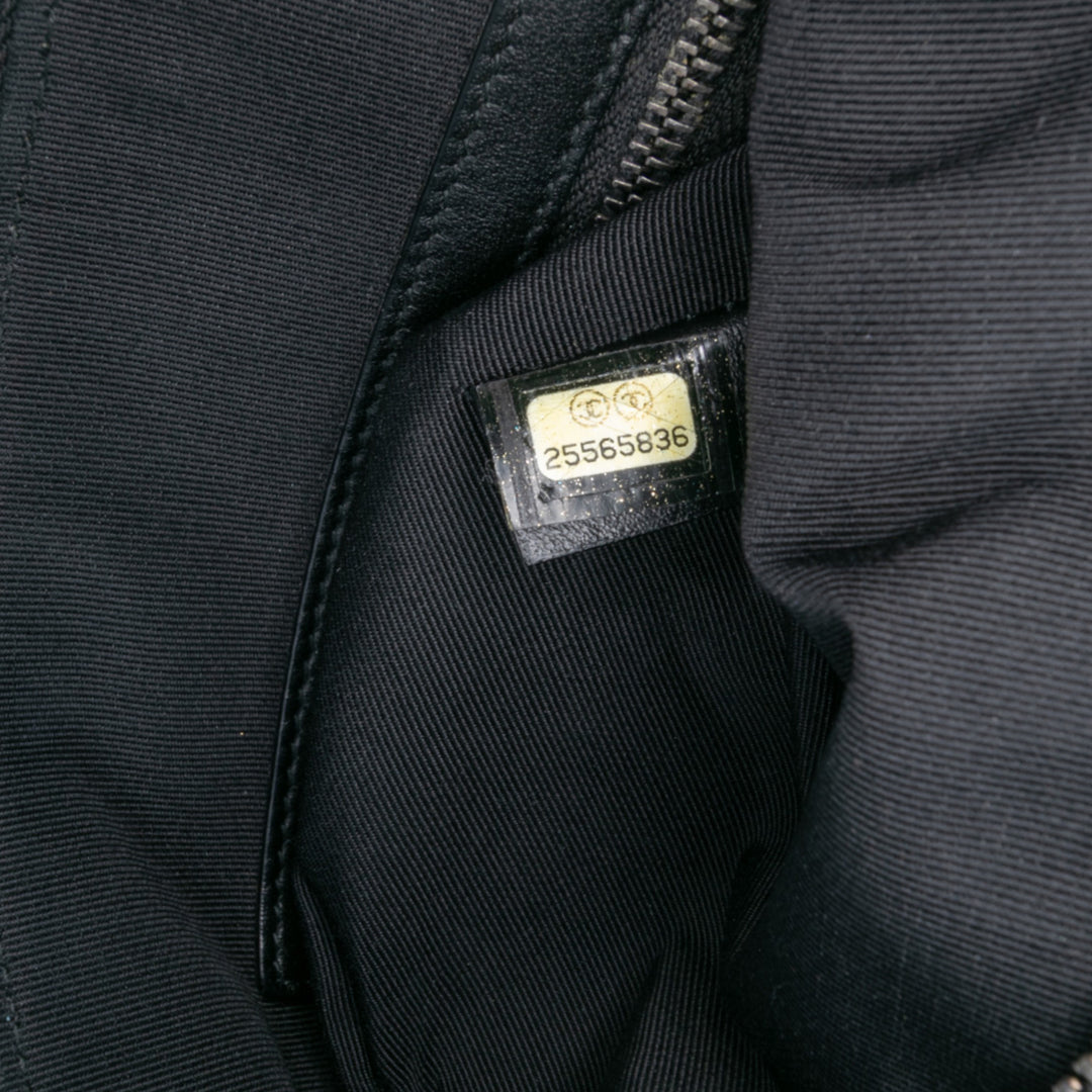 Chanel Medium Tweed et Cuir de veau Gabrielle O Étui Pochette – GABY PARIS Authentique