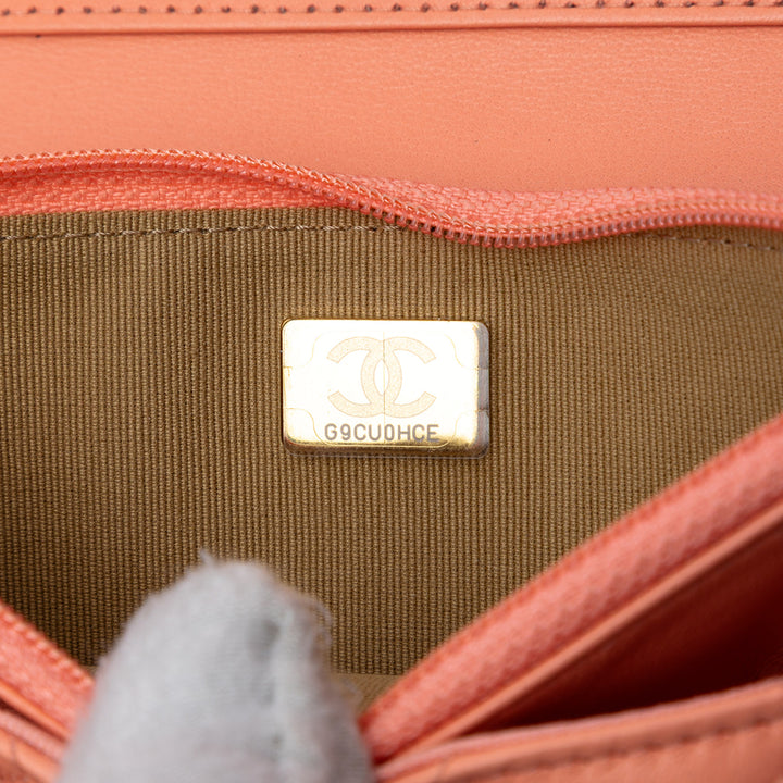 Chanel CC Matelassé Cuir d’agneau Perle Crush Wallet on Chain