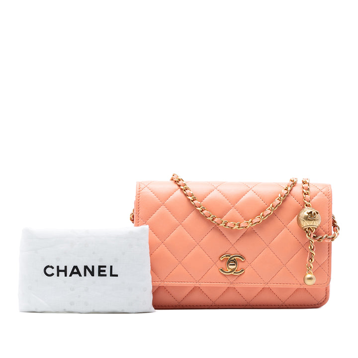 Chanel CC Matelassé Cuir d’agneau Perle Crush Wallet on Chain