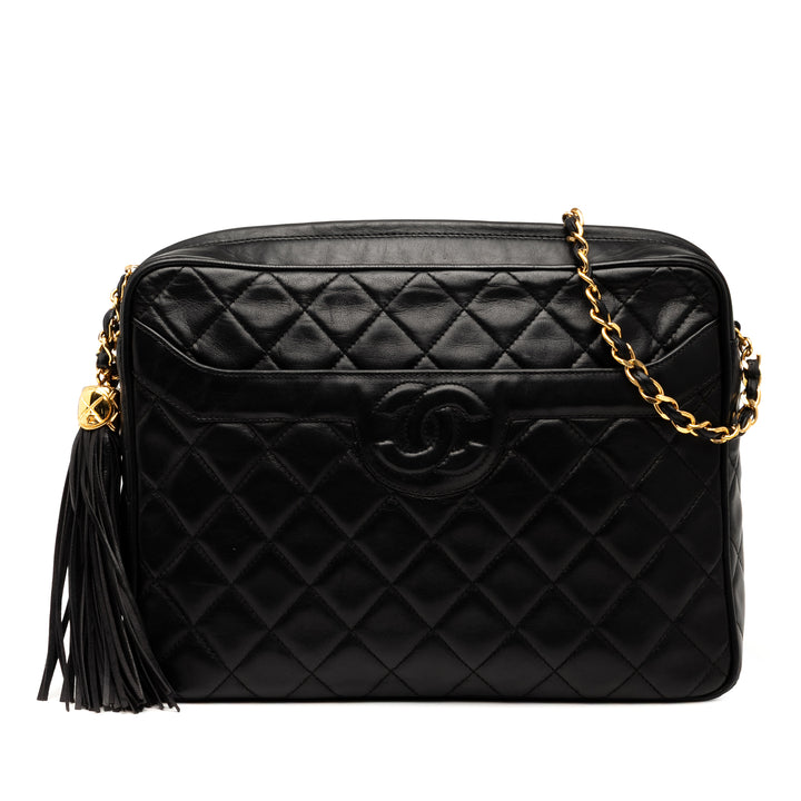 Chanel Medium CC Quilted Cuir d’agneau Tassel Sac caméra Noir