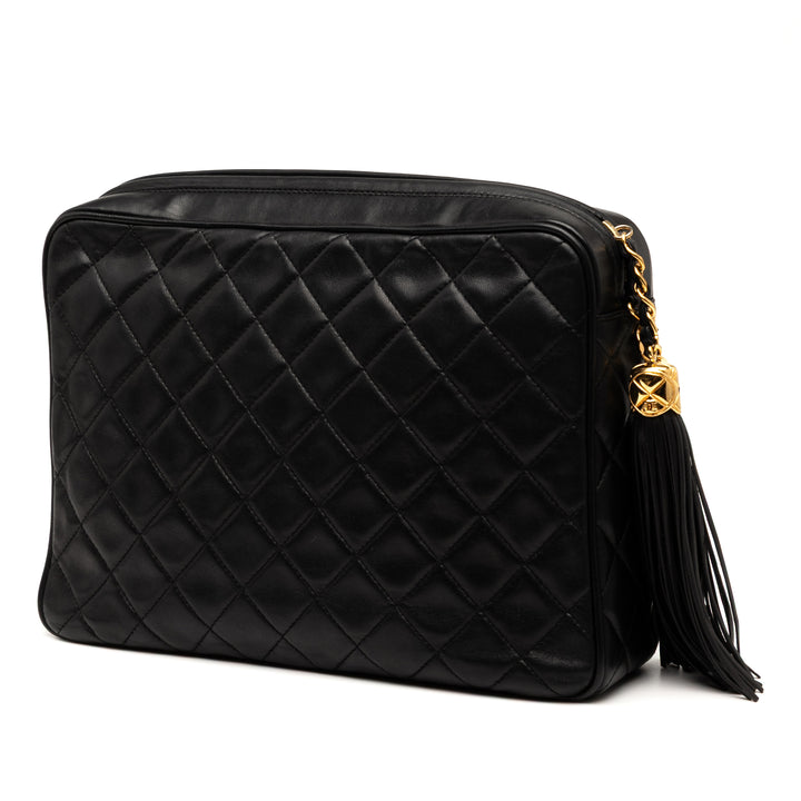 Chanel Medium CC Quilted Cuir d’agneau Tassel Sac caméra Noir