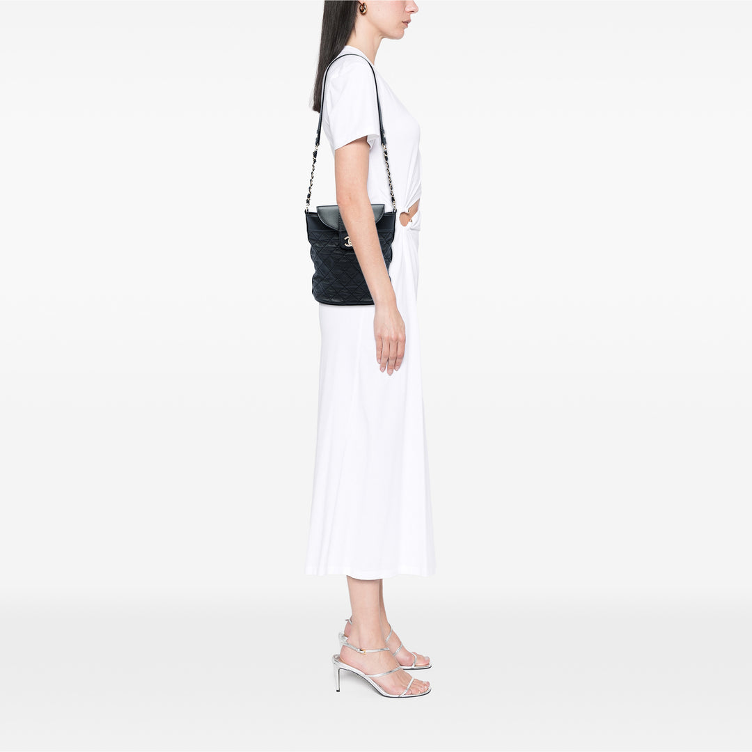 Chanel CC Matelassé Chaîne Sac seau Cuir d'agneau Noir – vue 5 – GABY PARIS