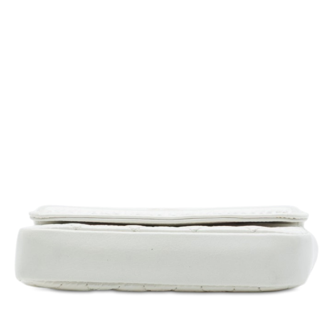 CC Matelassé brillant vieilli Waist Sac Cuir de veau Blanc