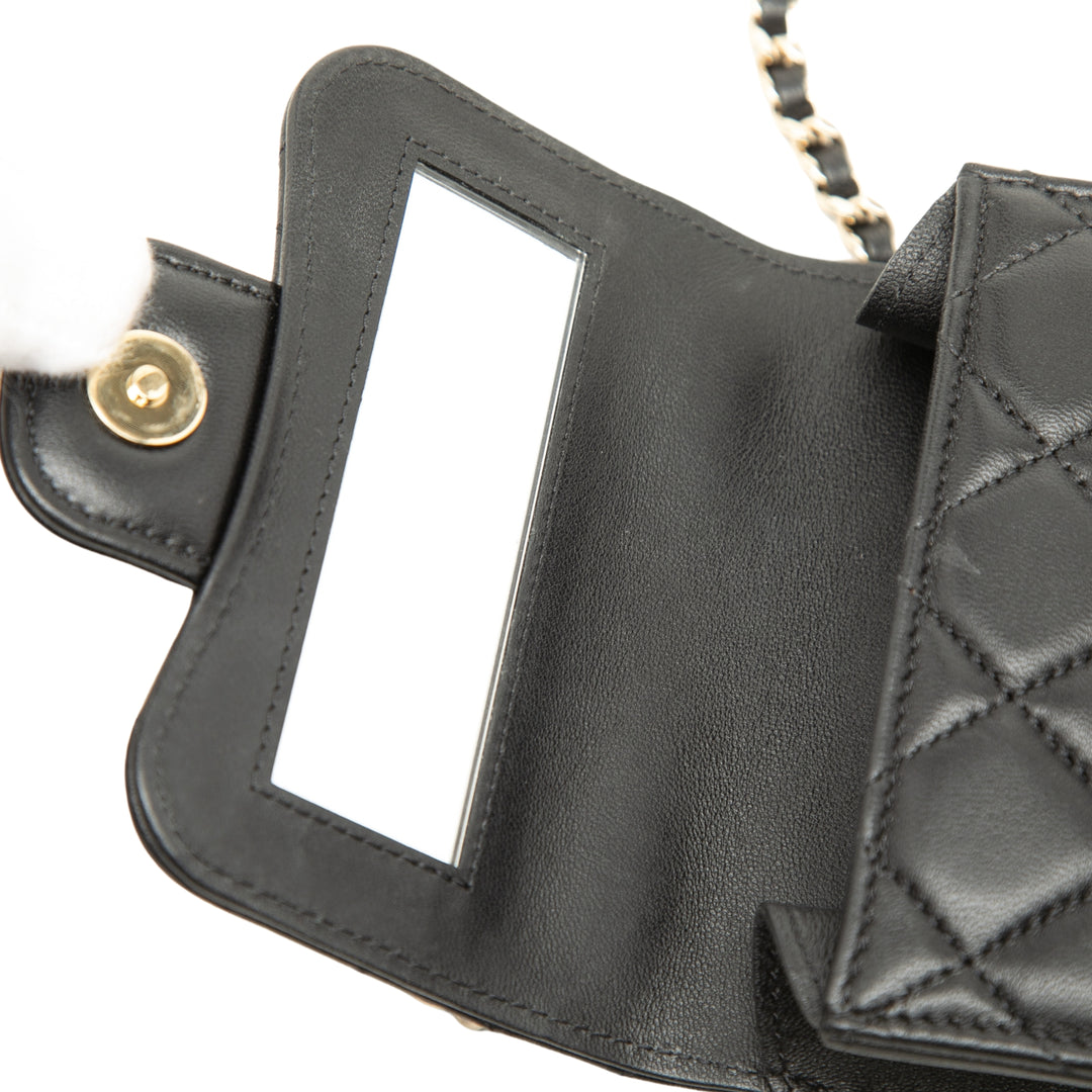 Chanel CC Matelassé à rabat Pochette avec chaîne Cuir d'agneau Noir