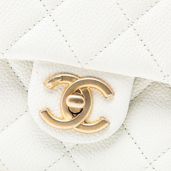 Chanel Mini Matelassé Caviar Chain Soul à rabat