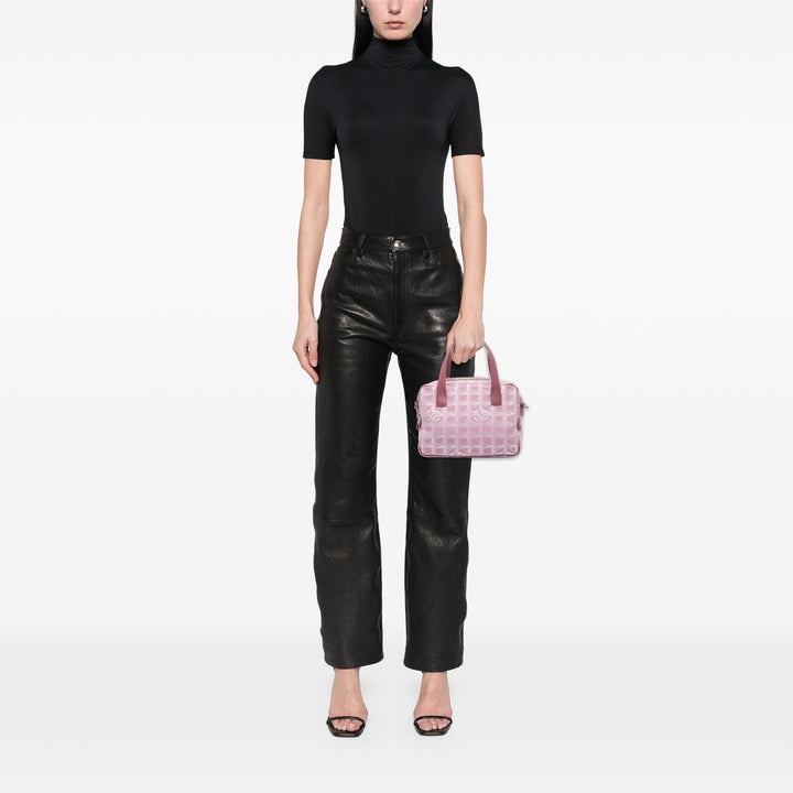 Chanel New Travel Line Nylon Sac cartable Rose – GABY PARIS Authentique
