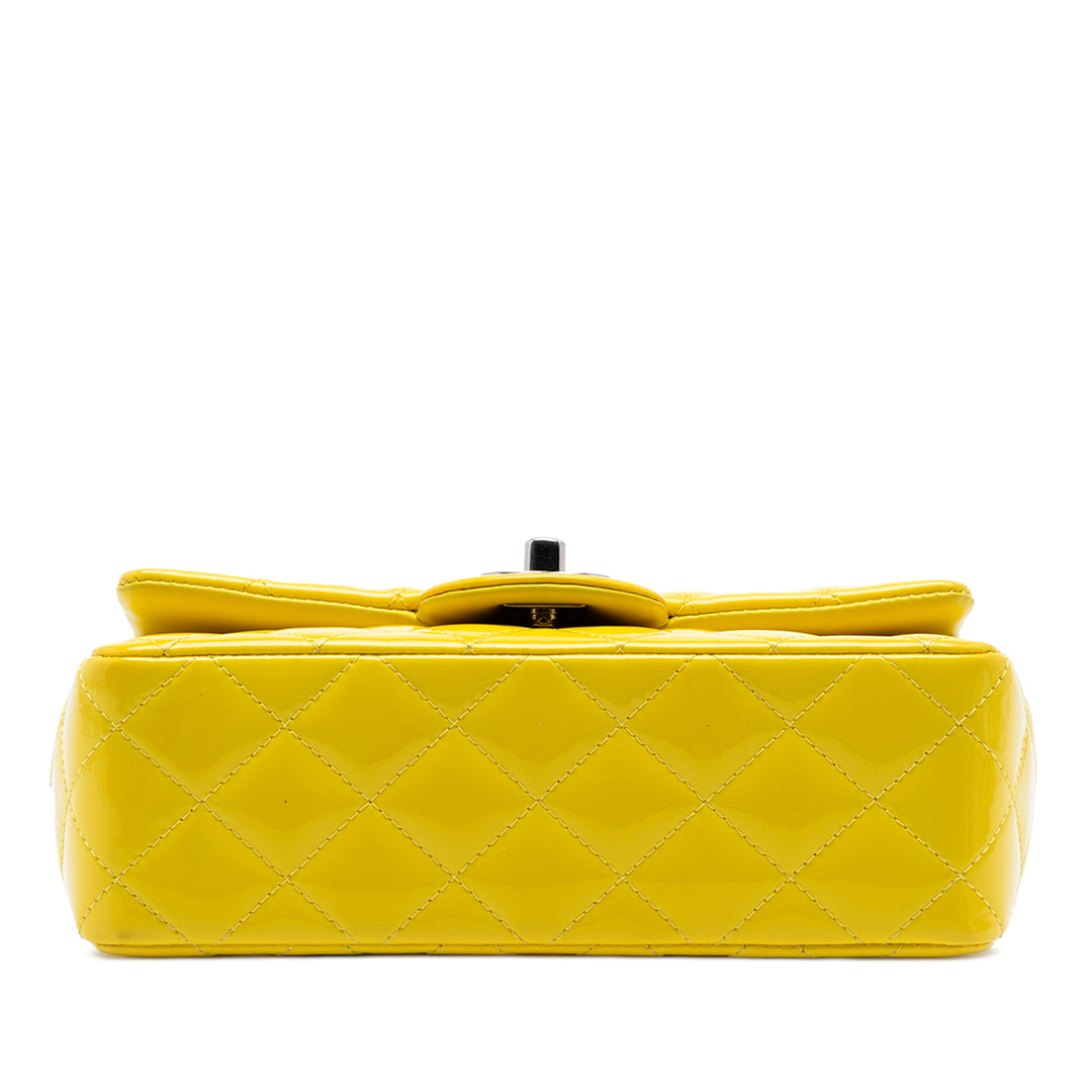Chanel Mini Rectangular Classic Cuir verni Simple rabat