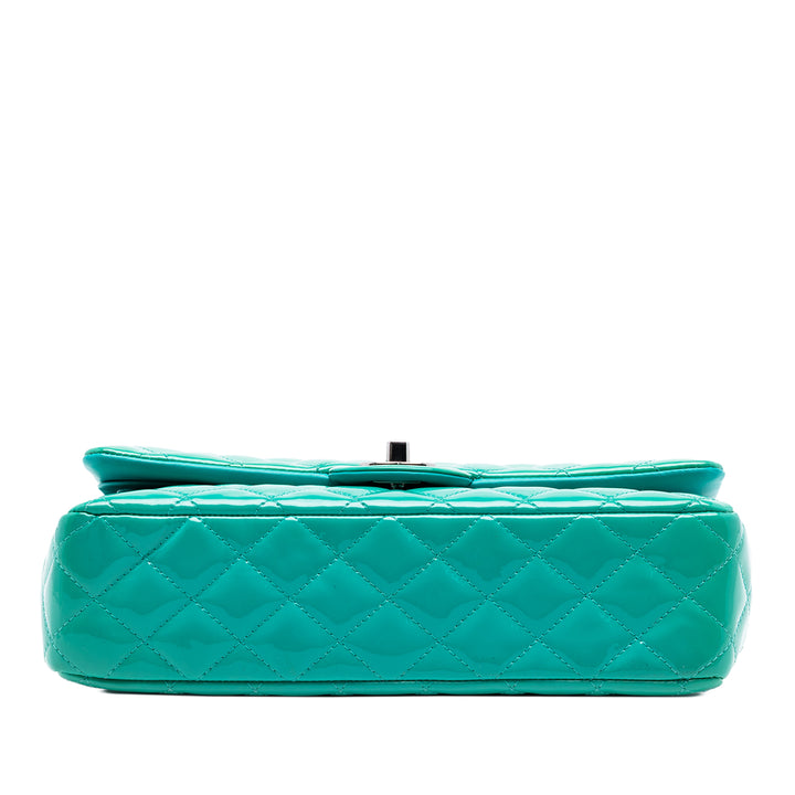 Chanel Medium Classic Cuir verni Double rabat