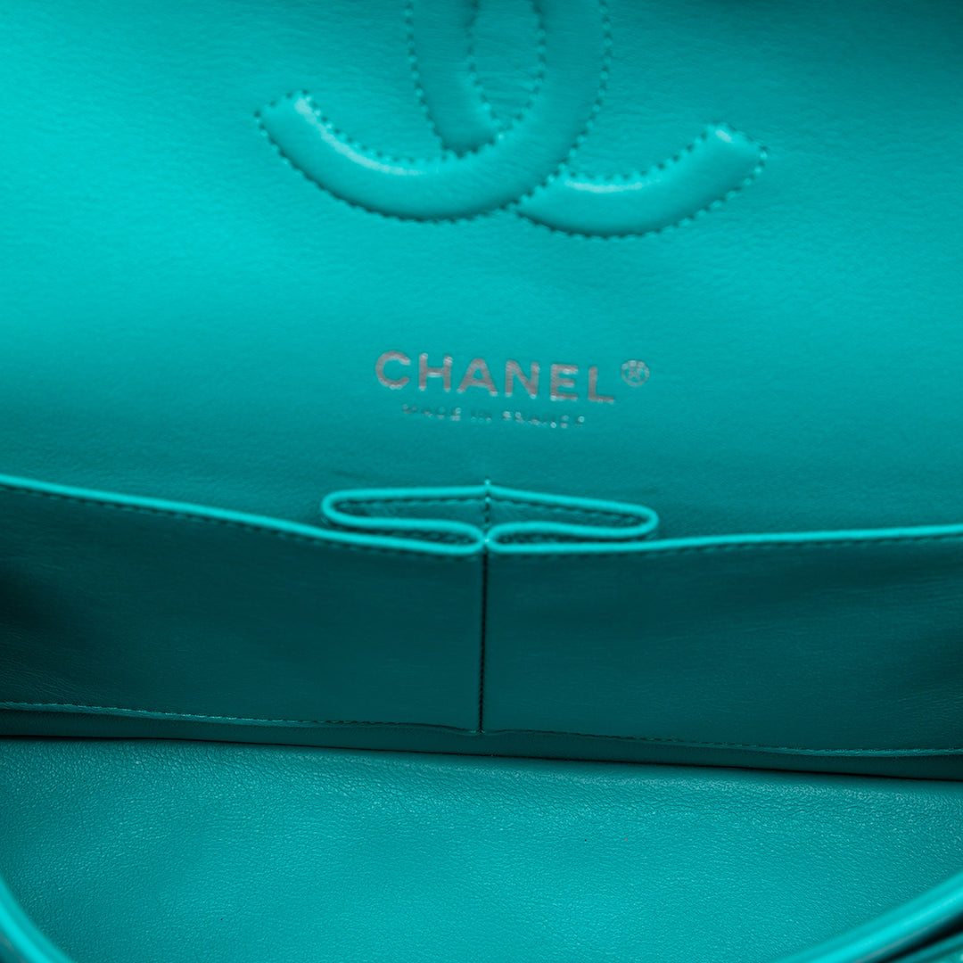 Chanel Medium Classic Cuir verni Double rabat