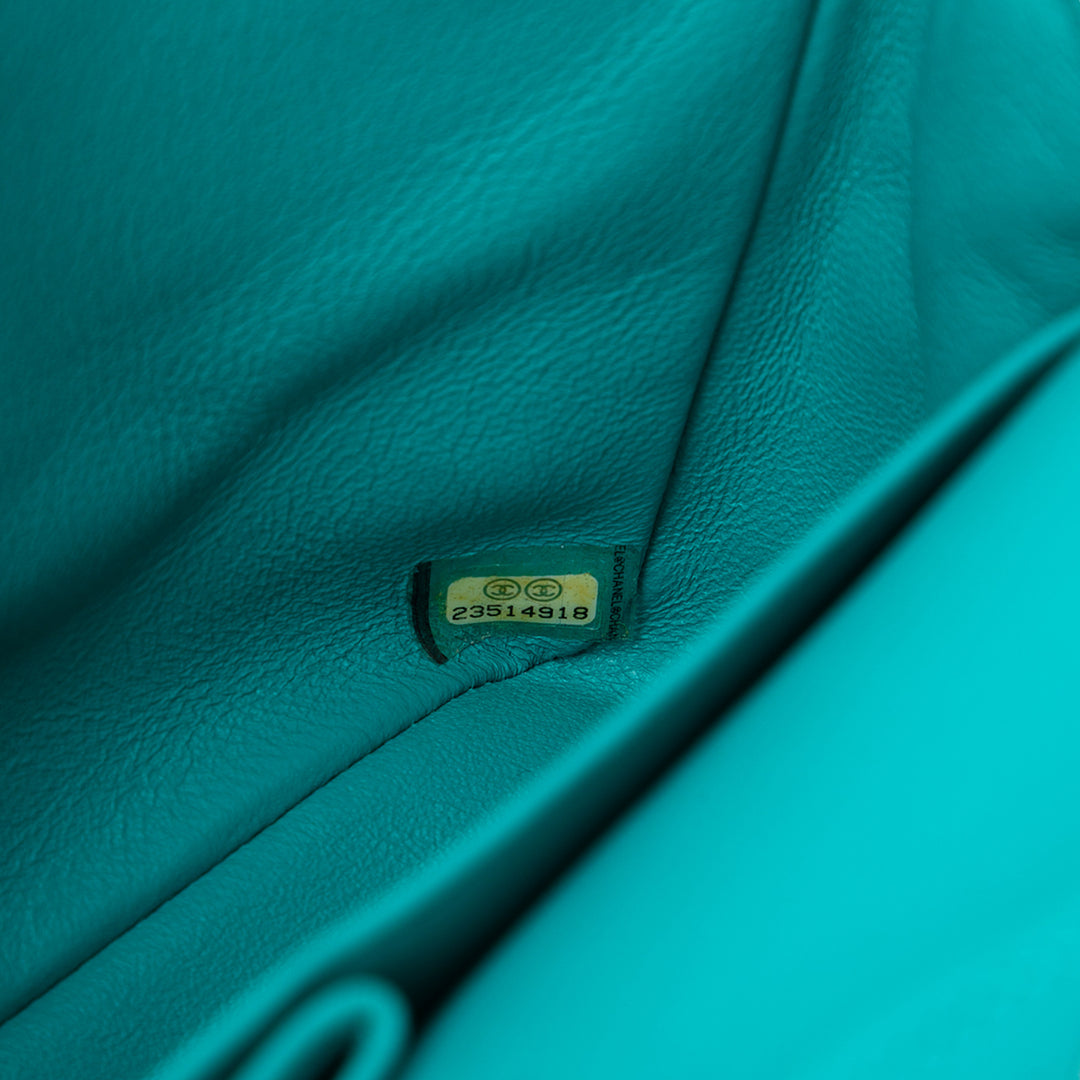 Chanel Medium Classic Cuir verni Double rabat