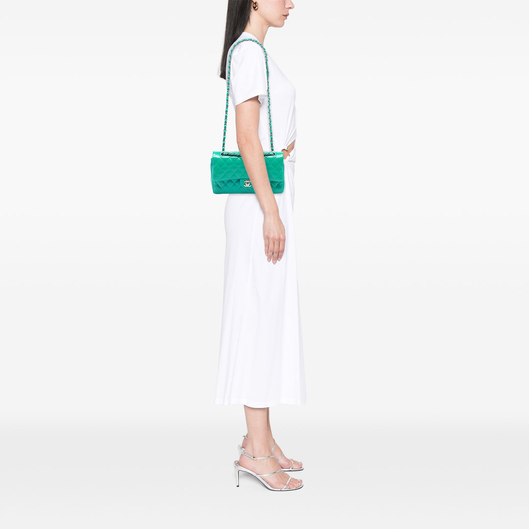 Chanel Medium Classic Cuir verni Double rabat