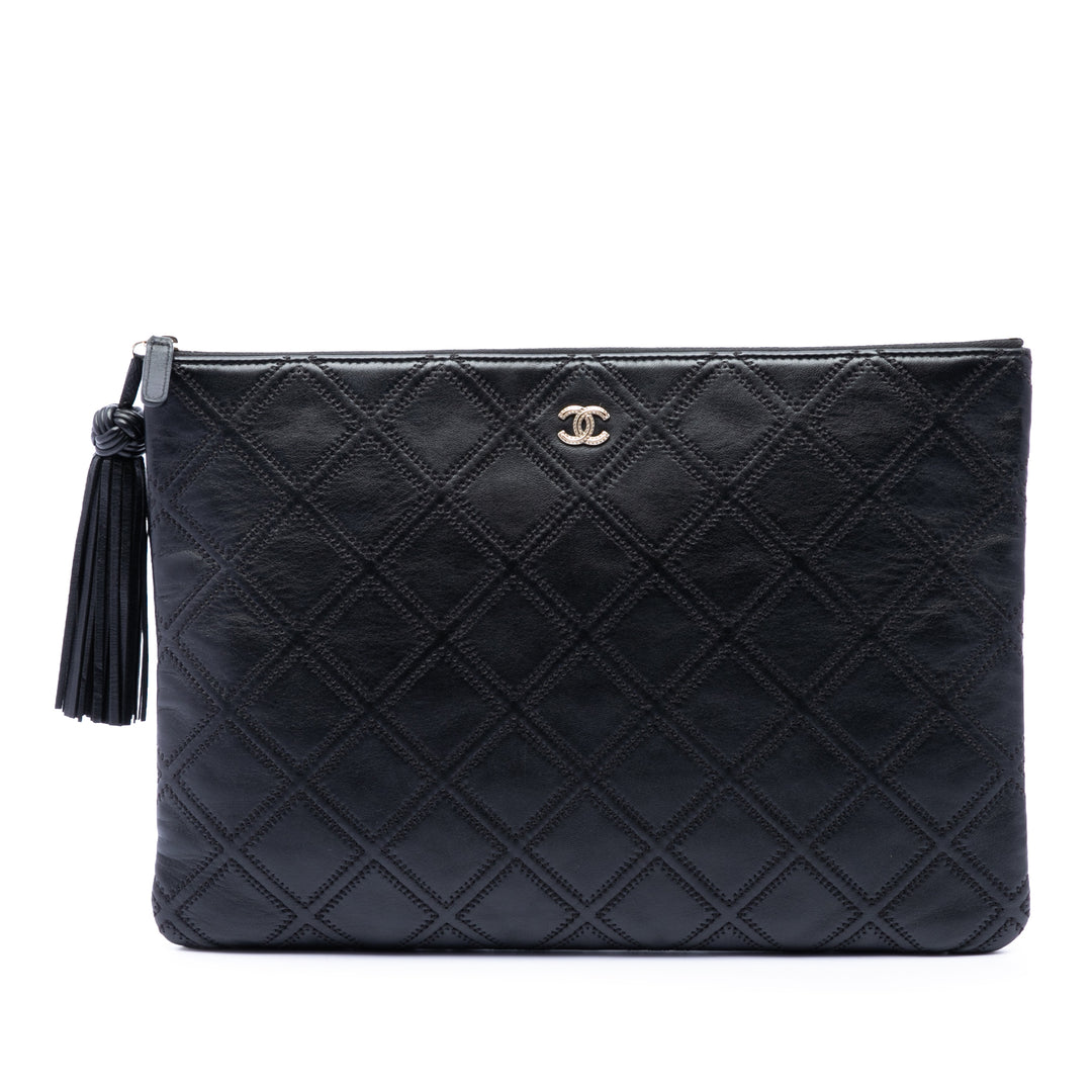 Chanel Large Matelassé Cuir d’agneau Double Stitch Pompon O Étui Pochette