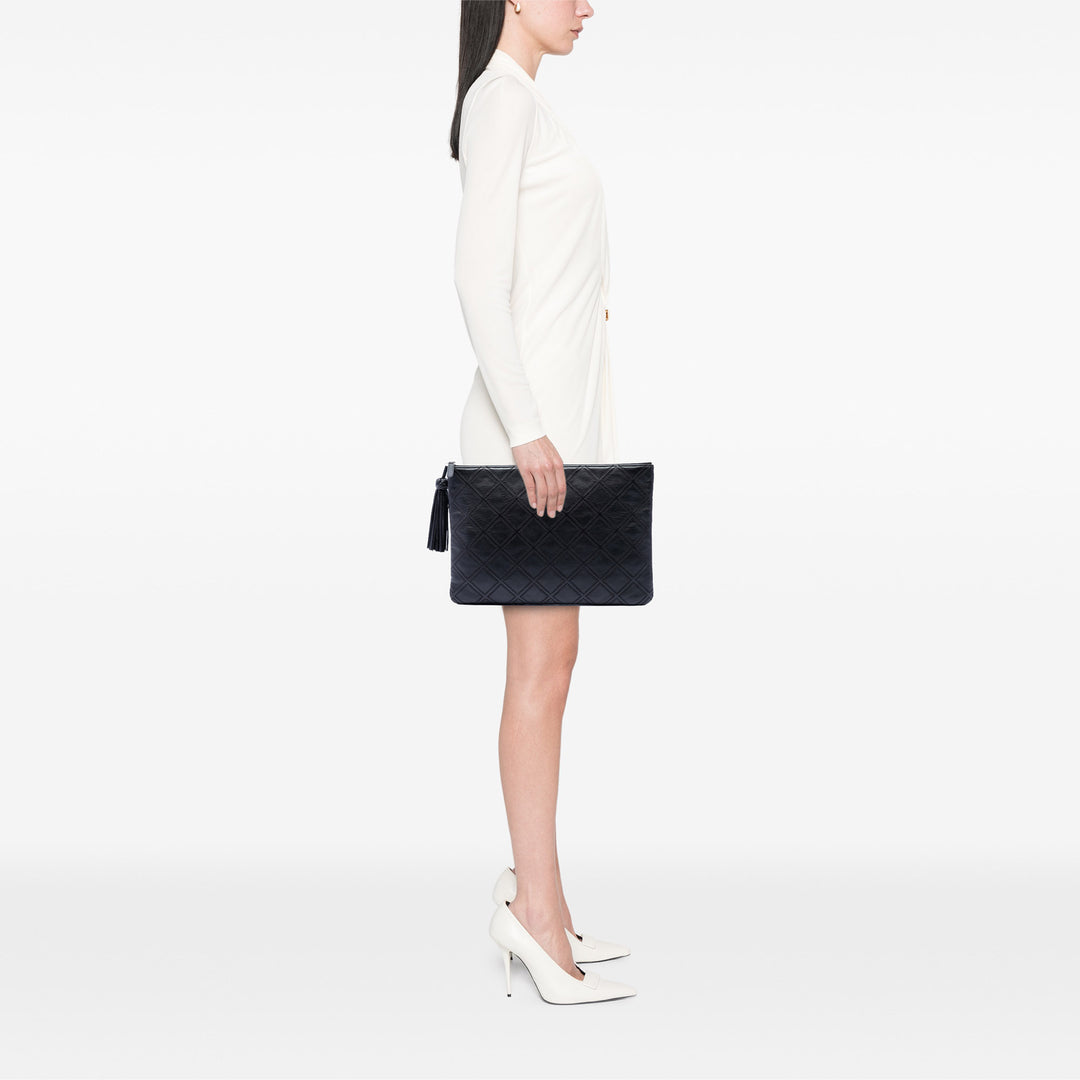 Chanel Large Matelassé Cuir d’agneau Double Stitch Pompon O Étui Pochette