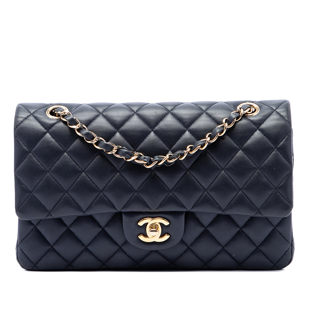 Chanel Sac porté épaule Classic Double rabat Moyen Cuir d'agneau Bleu – vue principale – GABY PARIS