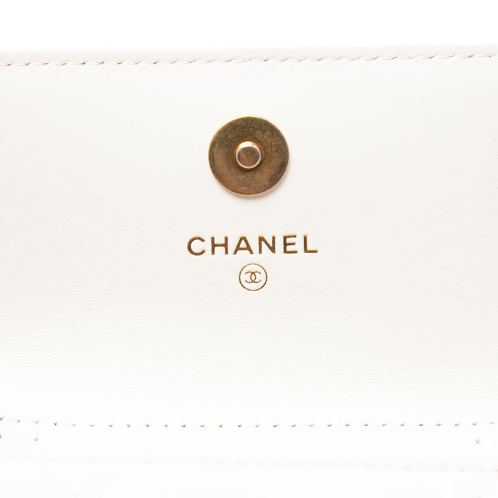 Chanel Matelassé 19 à rabat Porte-monnaie avec chaîne Cuir d'agneau Blanc – vue 5 – GABY PARIS