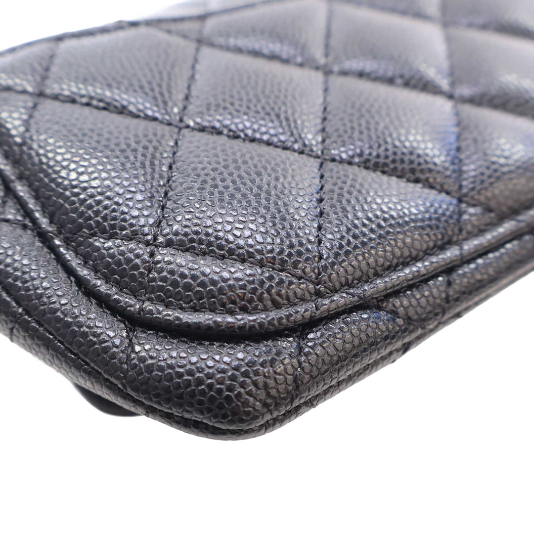 Chanel CC Matelassé Caviar Sunglasses Étui avec chaîne