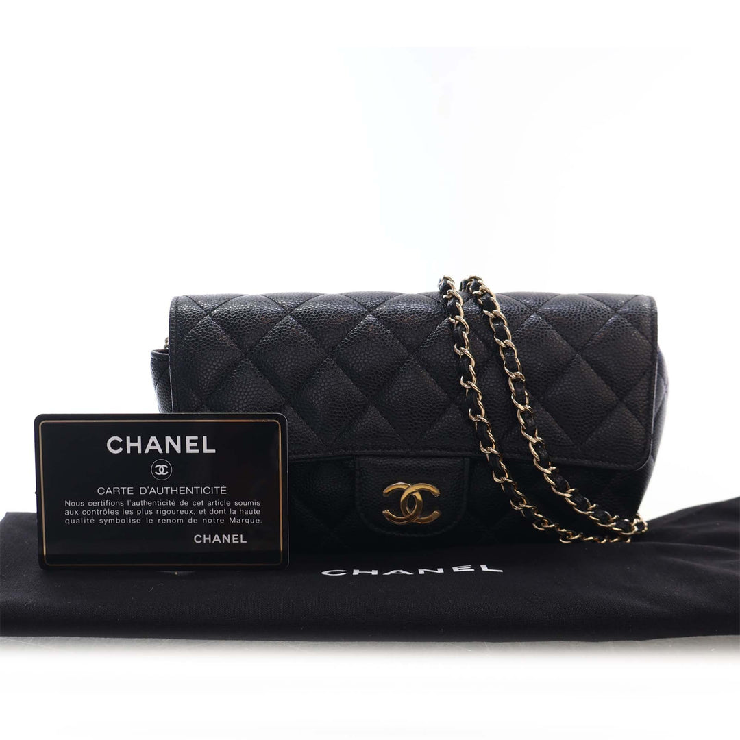 Chanel CC Matelassé Caviar Sunglasses Étui avec chaîne