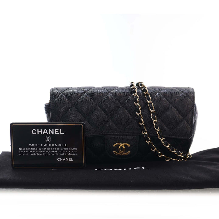 Chanel CC Matelassé Caviar Sunglasses Étui avec chaîne
