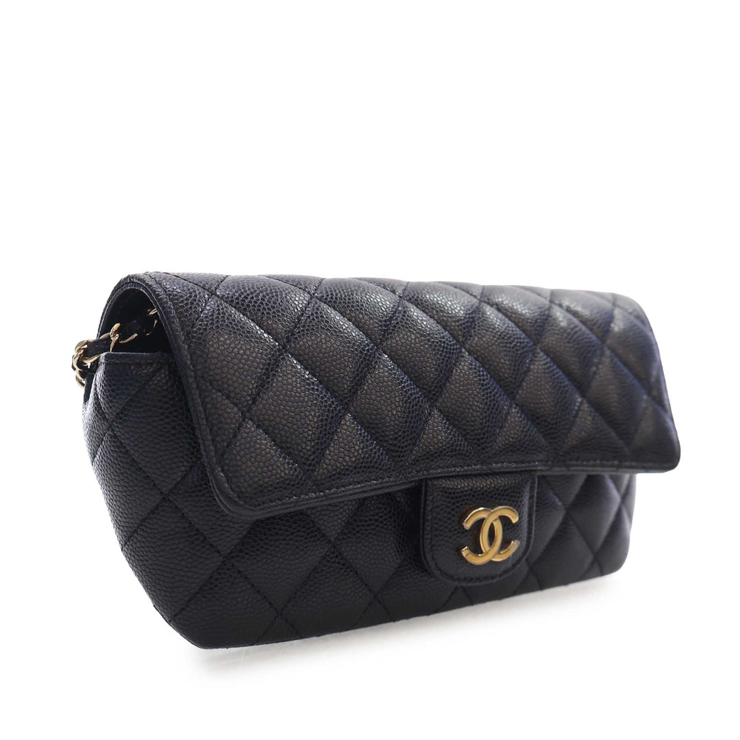 Chanel CC Matelassé Caviar Sunglasses Étui avec chaîne