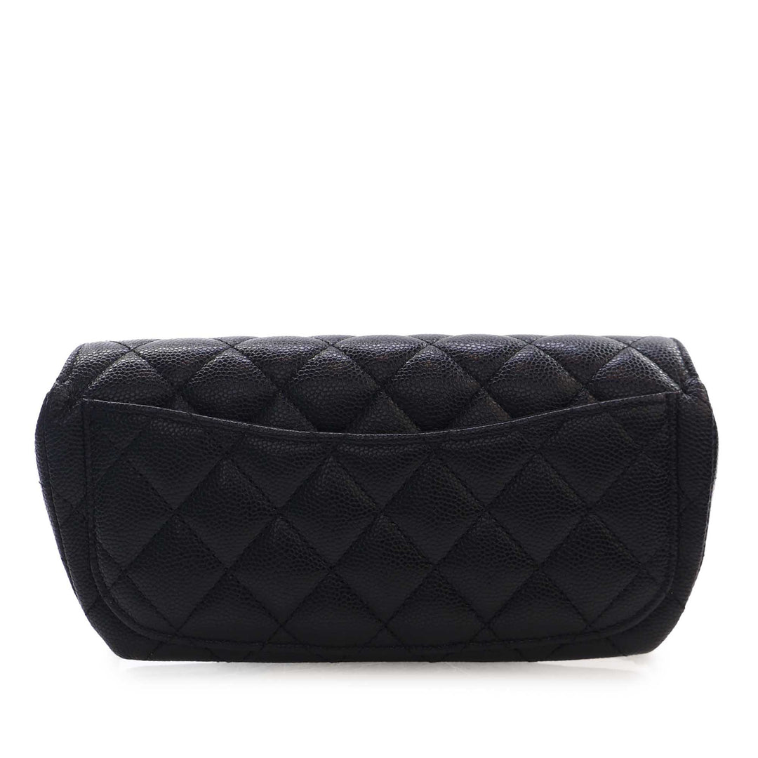 Chanel CC Matelassé Caviar Sunglasses Étui avec chaîne