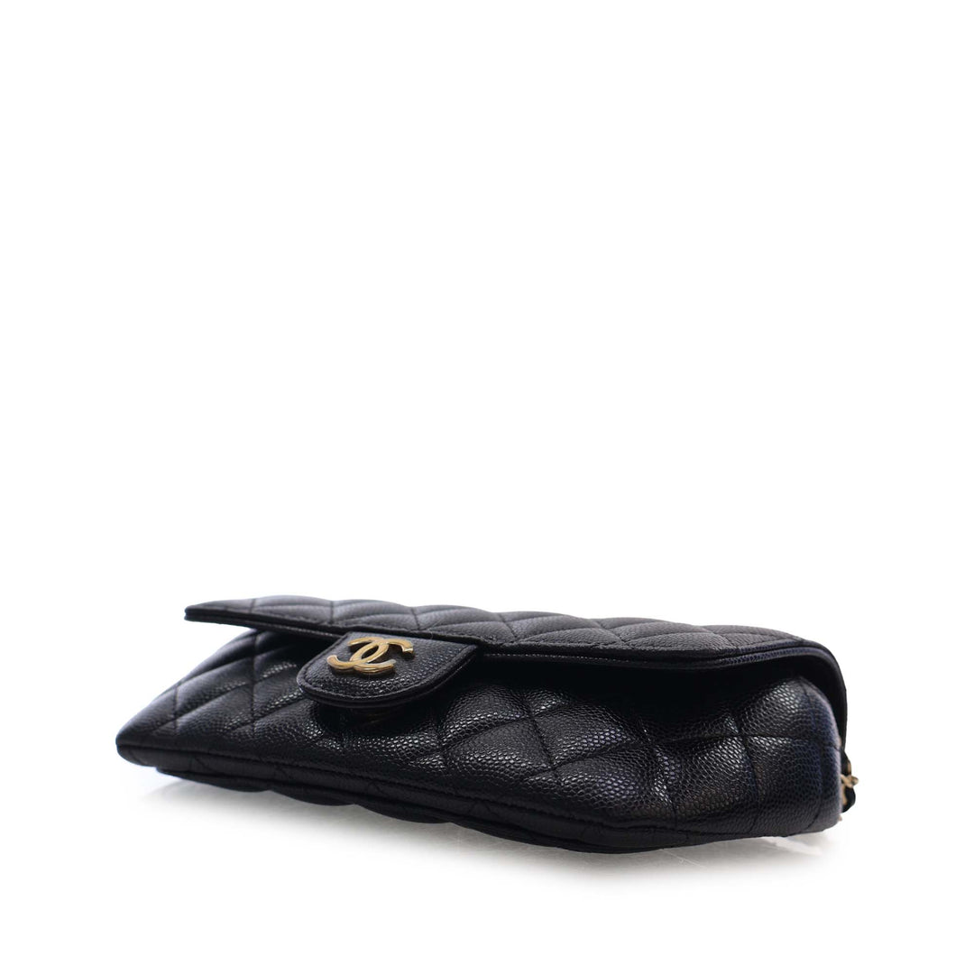 Chanel CC Matelassé Caviar Sunglasses Étui avec chaîne